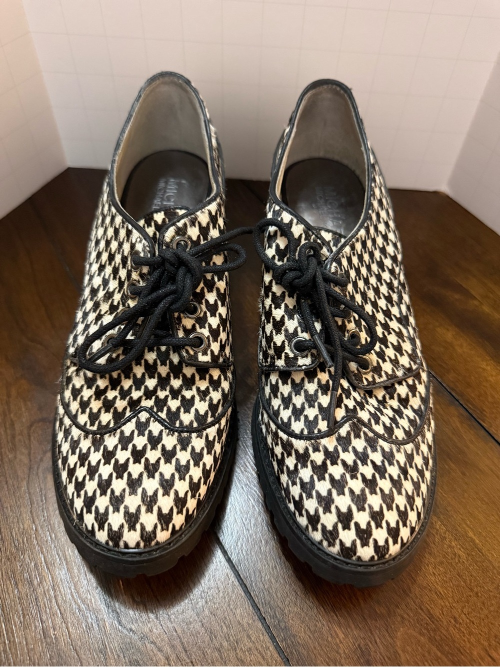 Michael Kors Women’s calf hair oxfords  size 7